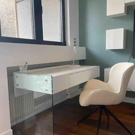 Trendy ,quit And Chic Apartment *