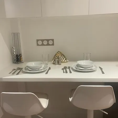 Trendy ,quit And Chic Apartment *