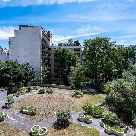 Trendy ,quit And Chic Apartment Paris