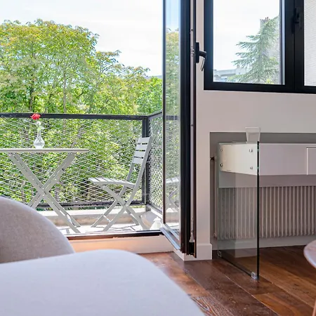 Trendy ,quit And Chic Apartment *