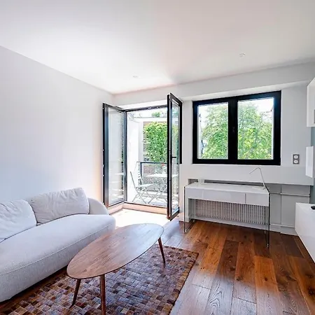 Trendy ,quit And Chic Apartment *