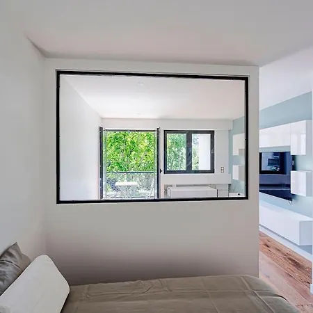 Trendy ,quit And Chic