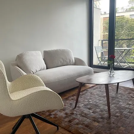 Trendy ,quit And Chic