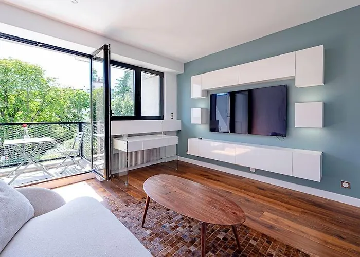Trendy ,quit And Chic Apartmán